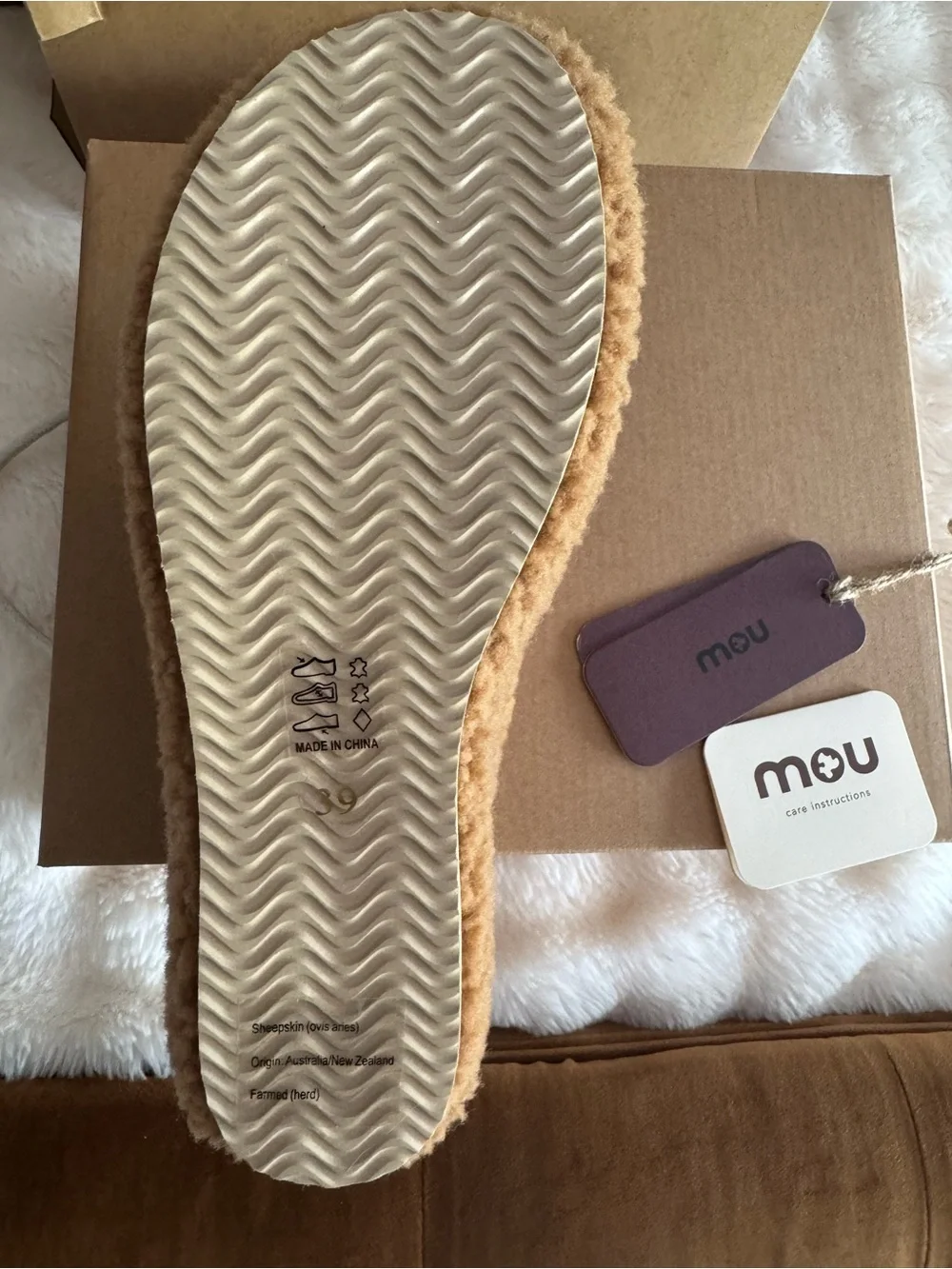 Mou Curly Sheepskin Clog - Picture 7 of 10